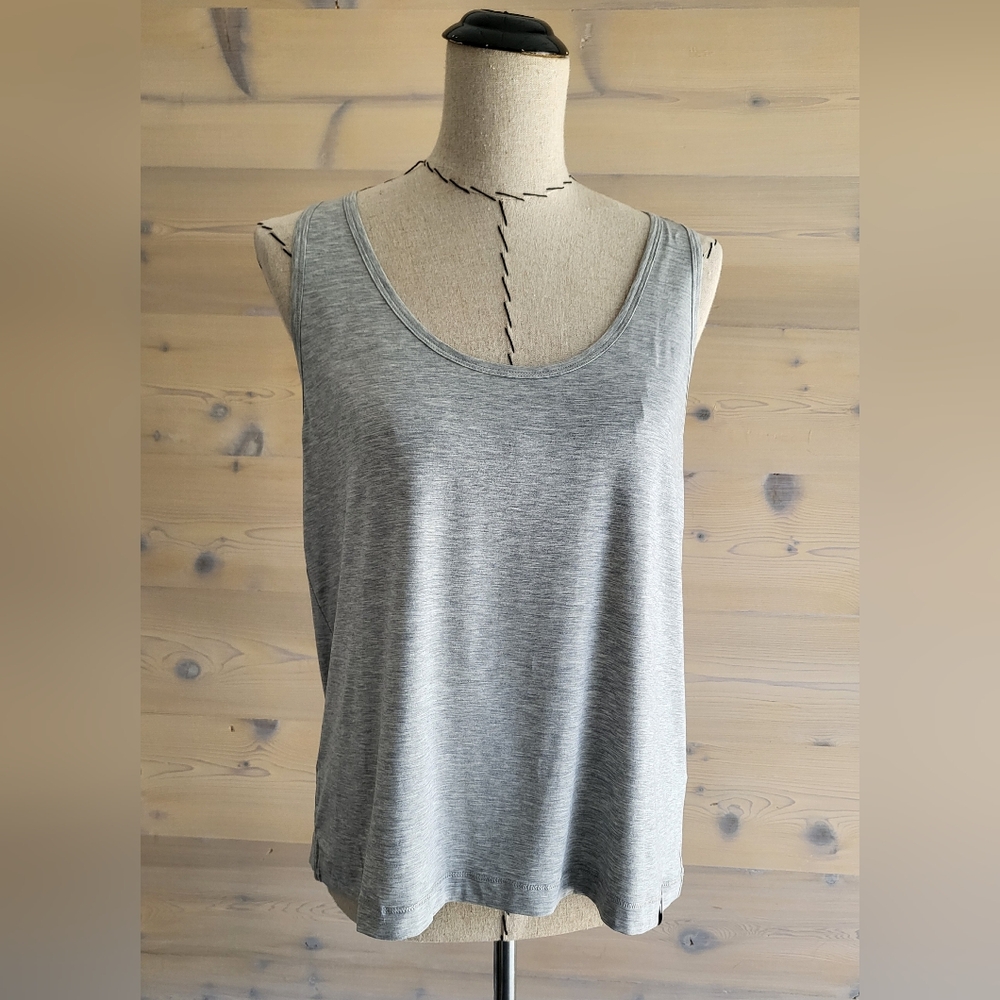 NWT FourLaps Athletic Surge Tank Top Heather Grey Black Back size M